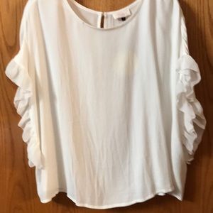 Pretty Ivory blouse with ruffle sleeves